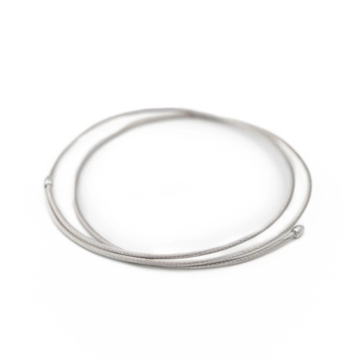 Bracelet Torsadé 3 Rangs En Or Blanc 5 Bracelet Torsadé 3 Rangs En Or Blanc – Image 5