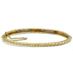 Bracelet Jonc POIRAY En Or Jaune Et Diamants 11 Bracelet Jonc POIRAY En Or Jaune Et Diamants -Castafiore Boutique bracelet torsade poiray en or jaune et diamants 806984