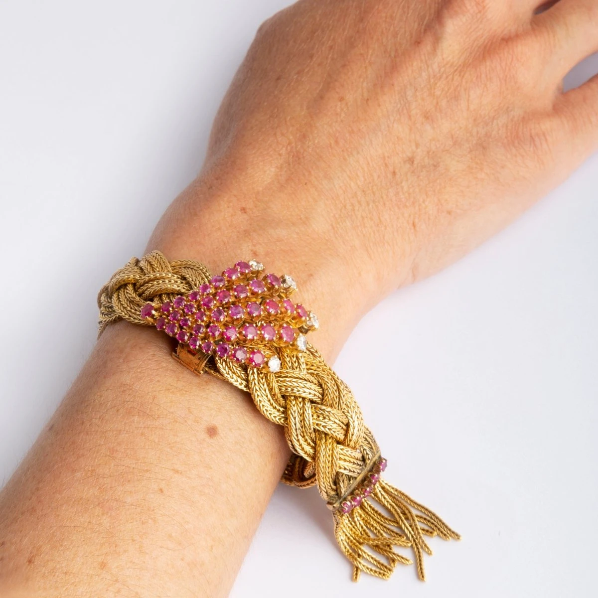 Bracelet Tressé En Or Jaune, Rubis Et Diamants 2 Bracelet Tressé En Or Jaune, Rubis Et Diamants – Image 2