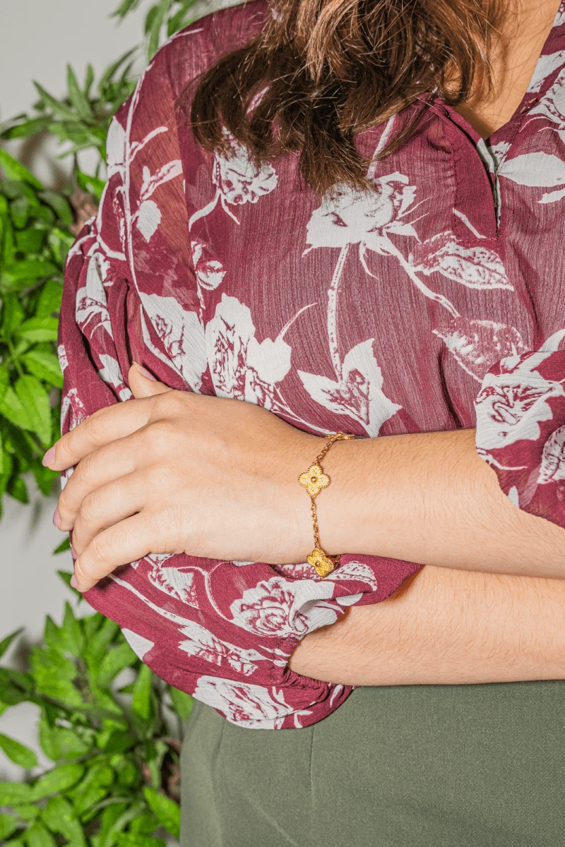 Bracelet Van Cleef & Arpels Bracelet Alhambra En Or Jaune 2 Bracelet Van Cleef & Arpels Bracelet Alhambra En Or Jaune – Image 2