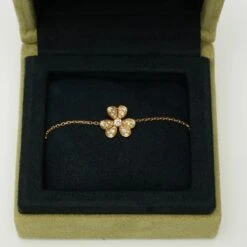 Bracelet Van Cleef & Arpels Frivole Pavé En Or Jaune Et Diamants 9 Bracelet Van Cleef & Arpels Frivole Pavé En Or Jaune Et Diamants -Castafiore Boutique bracelet van cleef arpels frivole pave en or jaune et diamants 183031