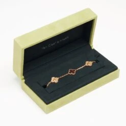 Bracelet Vintage Alhambra 5 Motifs Bois D'amourette Letterwood LIMITED EDITION -Castafiore Boutique bracelet vintage alhambra 5 motifs bois damourette letterwood limited edition 266897