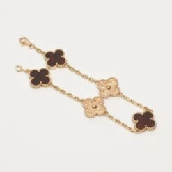 Bracelet Vintage Alhambra 5 Motifs Bois D'amourette Letterwood LIMITED EDITION -Castafiore Boutique bracelet vintage alhambra 5 motifs bois damourette letterwood limited edition 869896