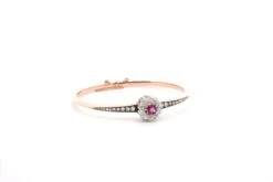 Bracelet Vintage En Or, Rubis Et Diamants -Castafiore Boutique bracelet vintage en or 18k avec rubis et diamants 691414