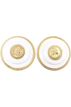 Boucles D'Oreilles Clips CHANEL En Métal Doré Et Bakélite