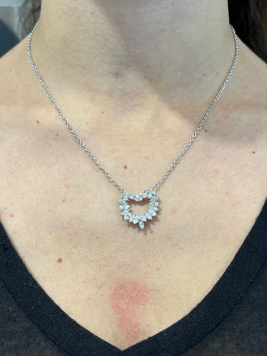 Collier ASUINI En Or Blanc Et Diamants 2 Collier ASUINI En Or Blanc Et Diamants – Image 2