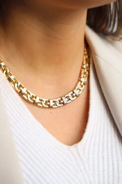 Collier Maille CAPLAIN SAINT ANDRÉ En Or Jaune Et Saphir -Castafiore Boutique collier caplain saint andre maille en or jaune et saphir 339010