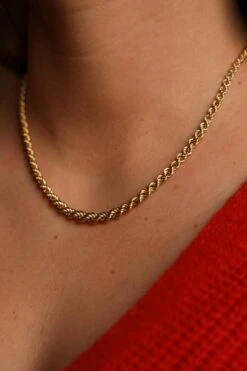 Collier Chaîne Maille Torsadé En Or Jaune -Castafiore Boutique collier chaine maille torsade en or jaune 875364