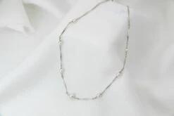 Collier Chaîne Vintage En Bâtonnets D’or Et Perles -Castafiore Boutique collier chaine vintage en batonnets dor et perles 156071