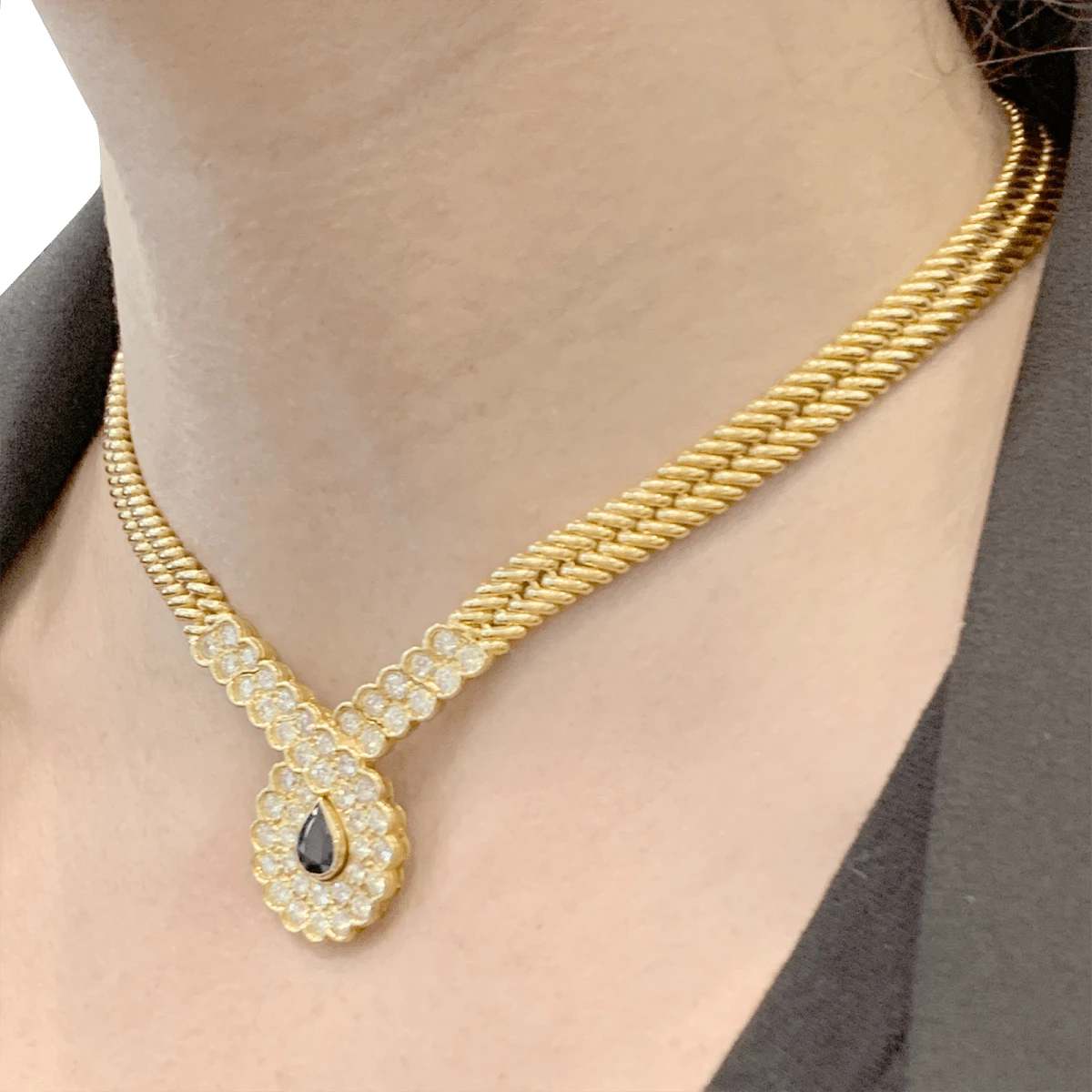 Miller Collier Draperie VAN CLEEF & ARPELS En Or Jaune, Saphir Et Diamants 2 Miller Collier Draperie VAN CLEEF & ARPELS En Or Jaune, Saphir Et Diamants – Image 2