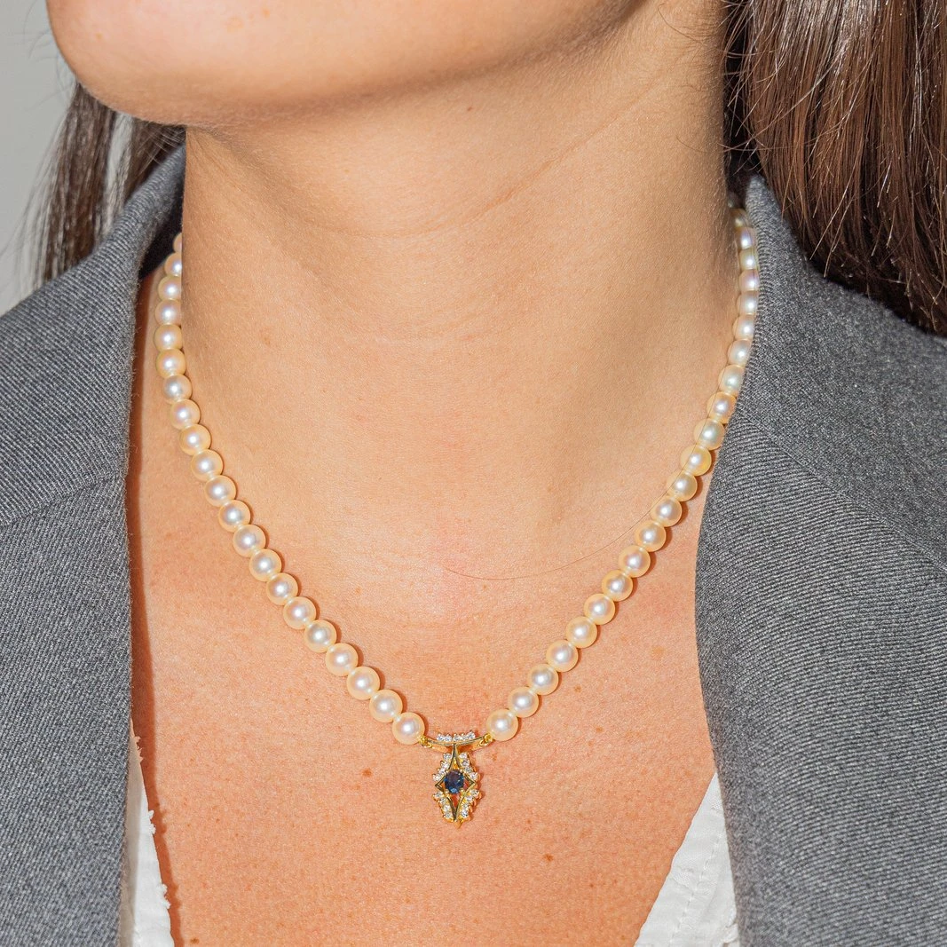 Collier En Or Jaune, Perles, Saphir Et Diamants 2 Collier En Or Jaune, Perles, Saphir Et Diamants – Image 2