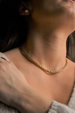 Collier Maille Palmier CAPLAIN SAINT ANDRÉ, Or Jaune Et Saphir 13 Collier Maille Palmier CAPLAIN SAINT ANDRÉ, Or Jaune Et Saphir -Castafiore Boutique collier maille palmier caplain saint andre or jaune et saphir 445896