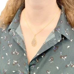 Miller Collier Maille Pendentif BUCCELLATI"Ramage" En Deux Ors Et Diamants. 11 Miller Collier Maille Pendentif BUCCELLATI"Ramage" En Deux Ors Et Diamants. -Castafiore Boutique collier maille pendentif buccellati ramage en deux ors et diamants 417083