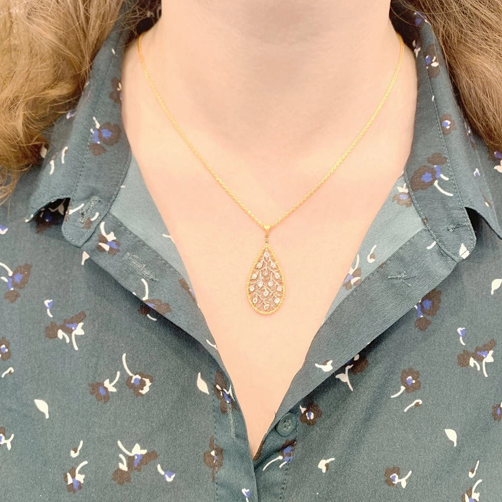 Miller Collier Maille Pendentif BUCCELLATI"Ramage" En Deux Ors Et Diamants. 2 Miller Collier Maille Pendentif BUCCELLATI"Ramage" En Deux Ors Et Diamants. – Image 2