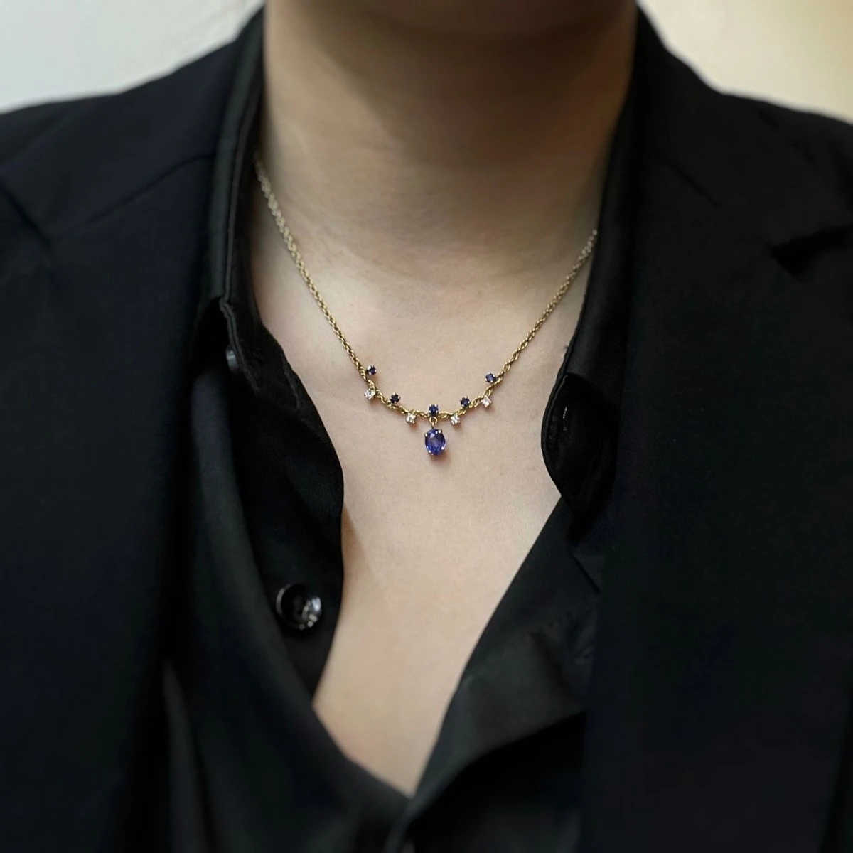 Devant 20 Devant -Castafiore Boutique collier or diamants saphirs 996623 1