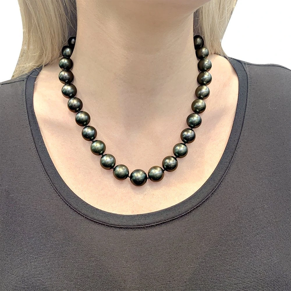 Miller Collier Perles De Tahiti En Or Blanc Et Diamants 2 Miller Collier Perles De Tahiti En Or Blanc Et Diamants – Image 2