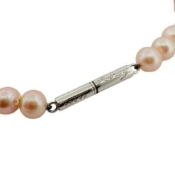 Devant 15 Devant -Castafiore Boutique collier poiray roseau en or blanc et perles roses 230441