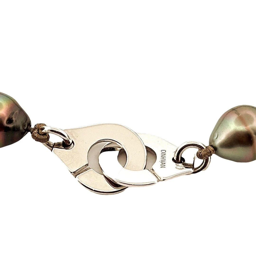 Collier DINH VAN "Menottes R15" En Or Blanc Et Perles De Tahiti 3 Collier DINH VAN "Menottes R15" En Or Blanc Et Perles De Tahiti – Image 3