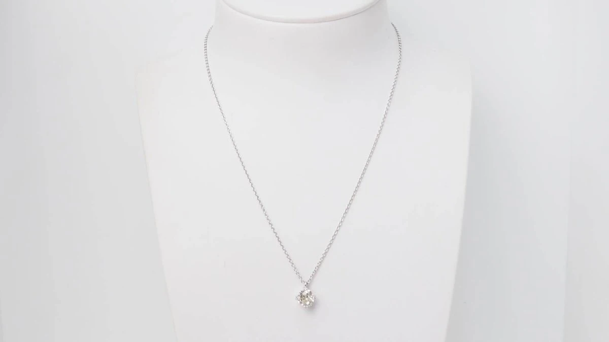 Collier Solitaire En Or Blanc Et Diamant 1,40ct 1 Collier Solitaire En Or Blanc Et Diamant 1,40ct
