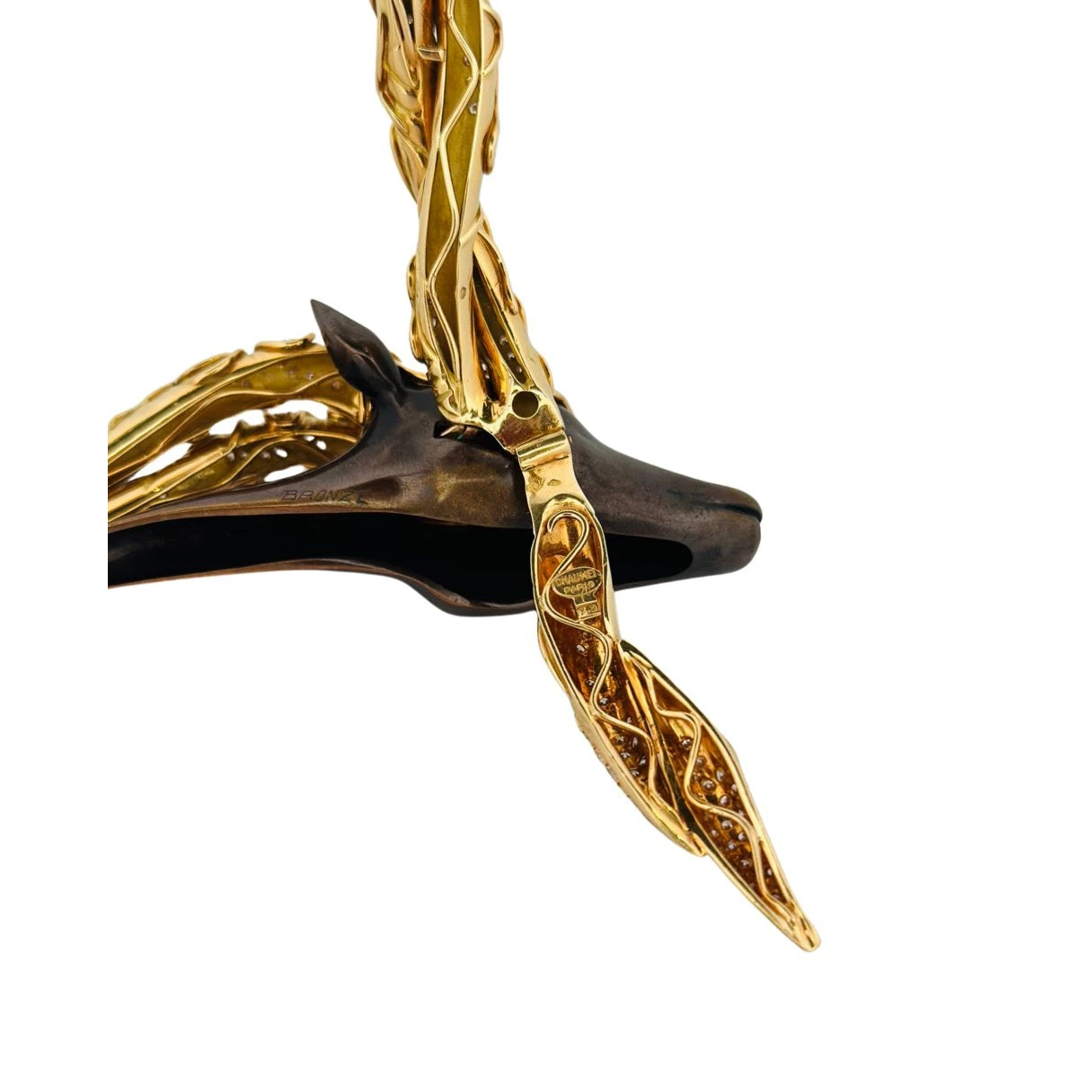 Collier Torque CHAUMET "Filly Princess" En Or Jaune, Bronze, émeraude, Saphirs Et Diamants 5 Collier Torque CHAUMET "Filly Princess" En Or Jaune, Bronze, émeraude, Saphirs Et Diamants – Image 5