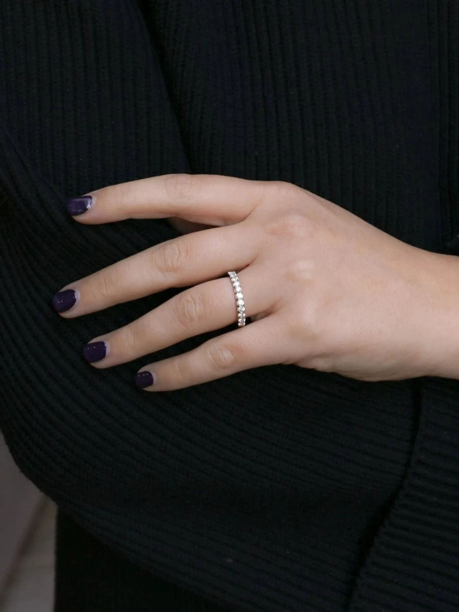 Demi-Alliance Américaine En Or Blanc Et Diamants 0,72 Ct 8 Demi-Alliance Américaine En Or Blanc Et Diamants 0,72 Ct – Image 8