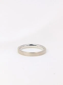 Demi-Alliance Américaine En Or Blanc Et Diamants 0,72 Ct 12 Demi-Alliance Américaine En Or Blanc Et Diamants 0,72 Ct -Castafiore Boutique demi alliance americaine en or blanc et diamants 072 ct 701919