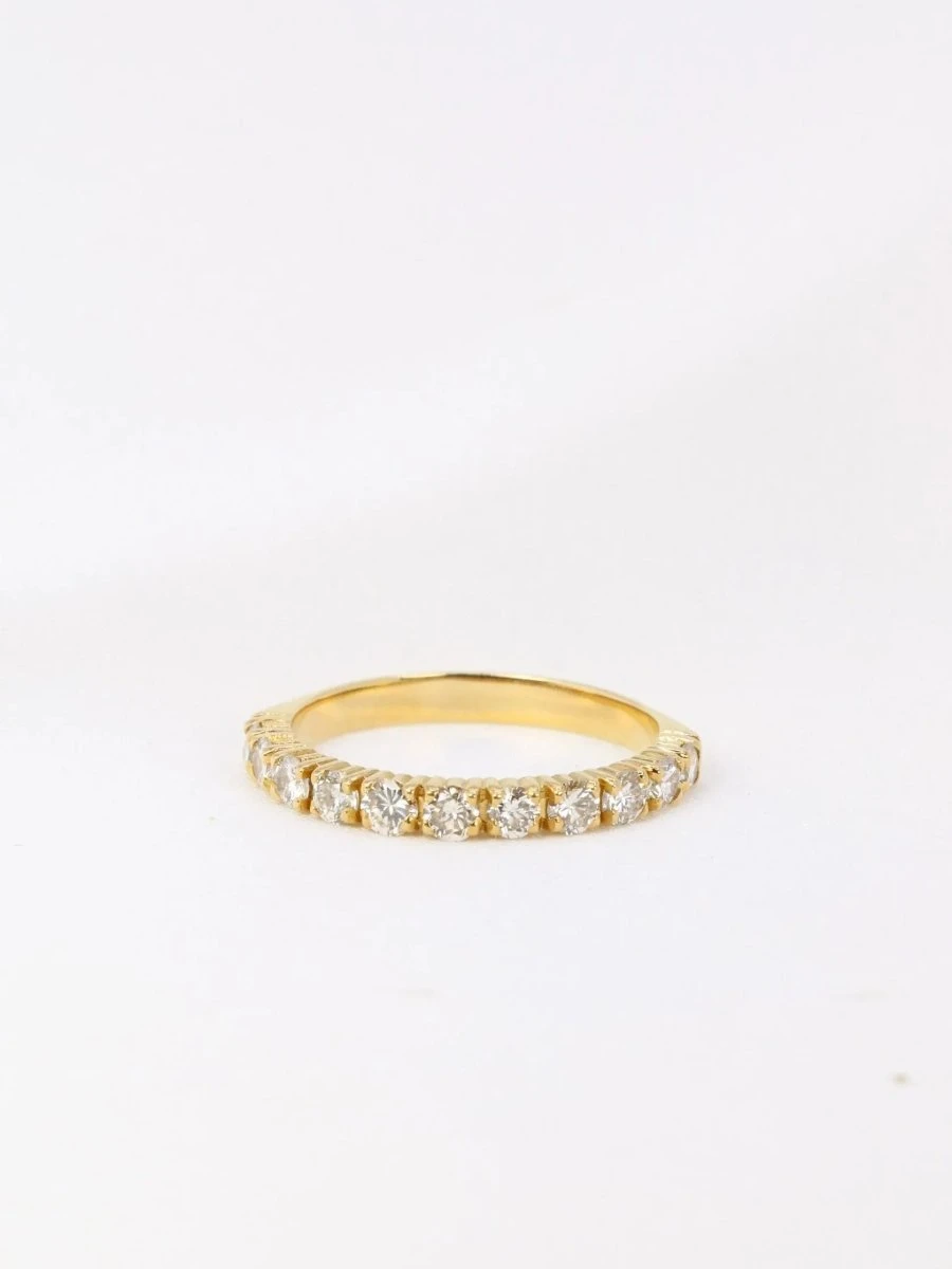 Demi-Alliance Américaine En Or Jaune Et Diamants 0,88 Ct 1 Demi-Alliance Américaine En Or Jaune Et Diamants 0,88 Ct