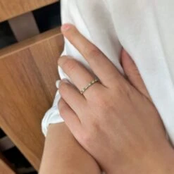 Demi-Alliance - Or Jaune, Diamants & Emeraudes -Castafiore Boutique demi alliance or jaune diamants emeraudes 127853