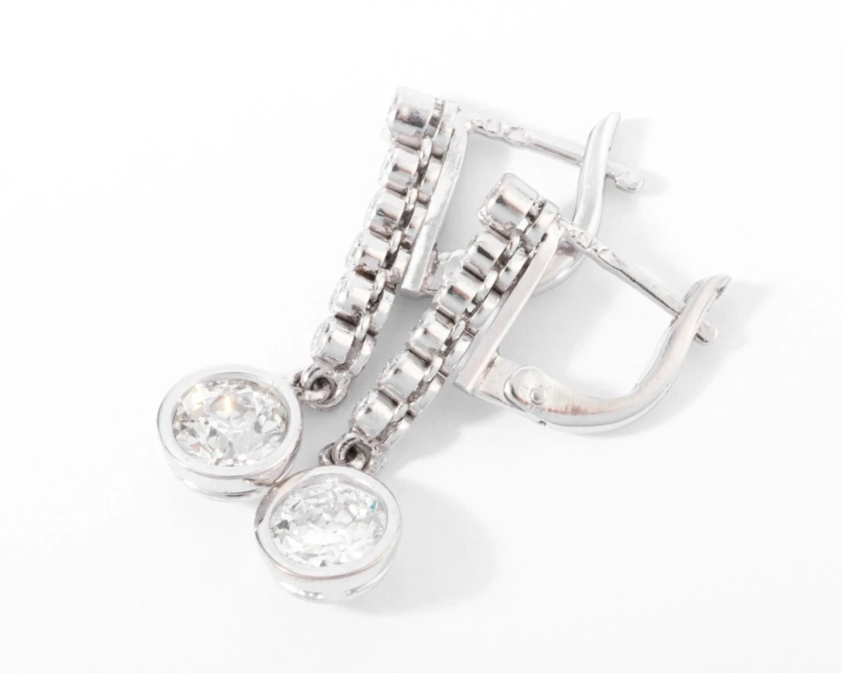 Dormeuse En Platine Diamant 4 Dormeuse En Platine Diamant – Image 4