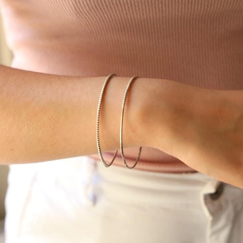 Duos De Bracelets Jonc En Or Blanc 2 Duos De Bracelets Jonc En Or Blanc – Image 2