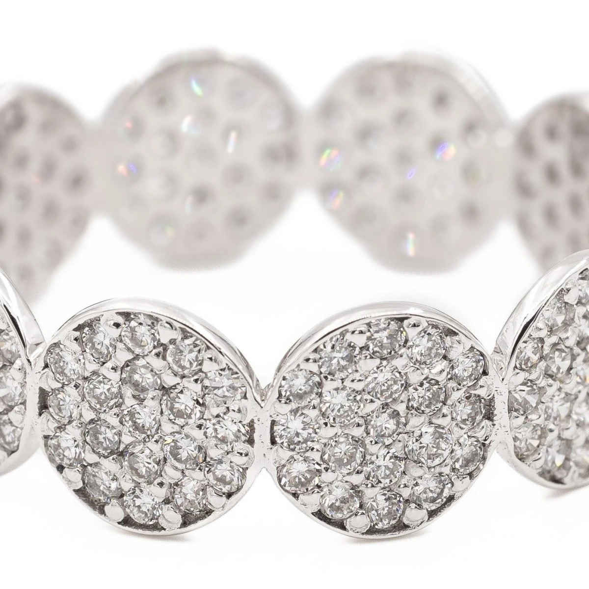 Ginette NY Bague Alliance Mini Ever Eternity Band Or Blanc Diamant 4 Ginette NY Bague Alliance Mini Ever Eternity Band Or Blanc Diamant – Image 4