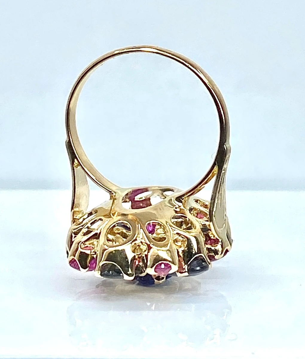 Bague Cocktail En Or Jaune, Saphirs Et Rubis 5 Bague Cocktail En Or Jaune, Saphirs Et Rubis – Image 5