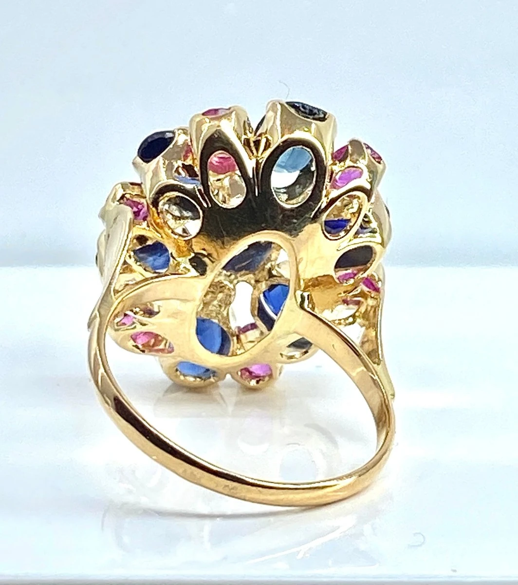 Bague Cocktail En Or Jaune, Saphirs Et Rubis 3 Bague Cocktail En Or Jaune, Saphirs Et Rubis – Image 3