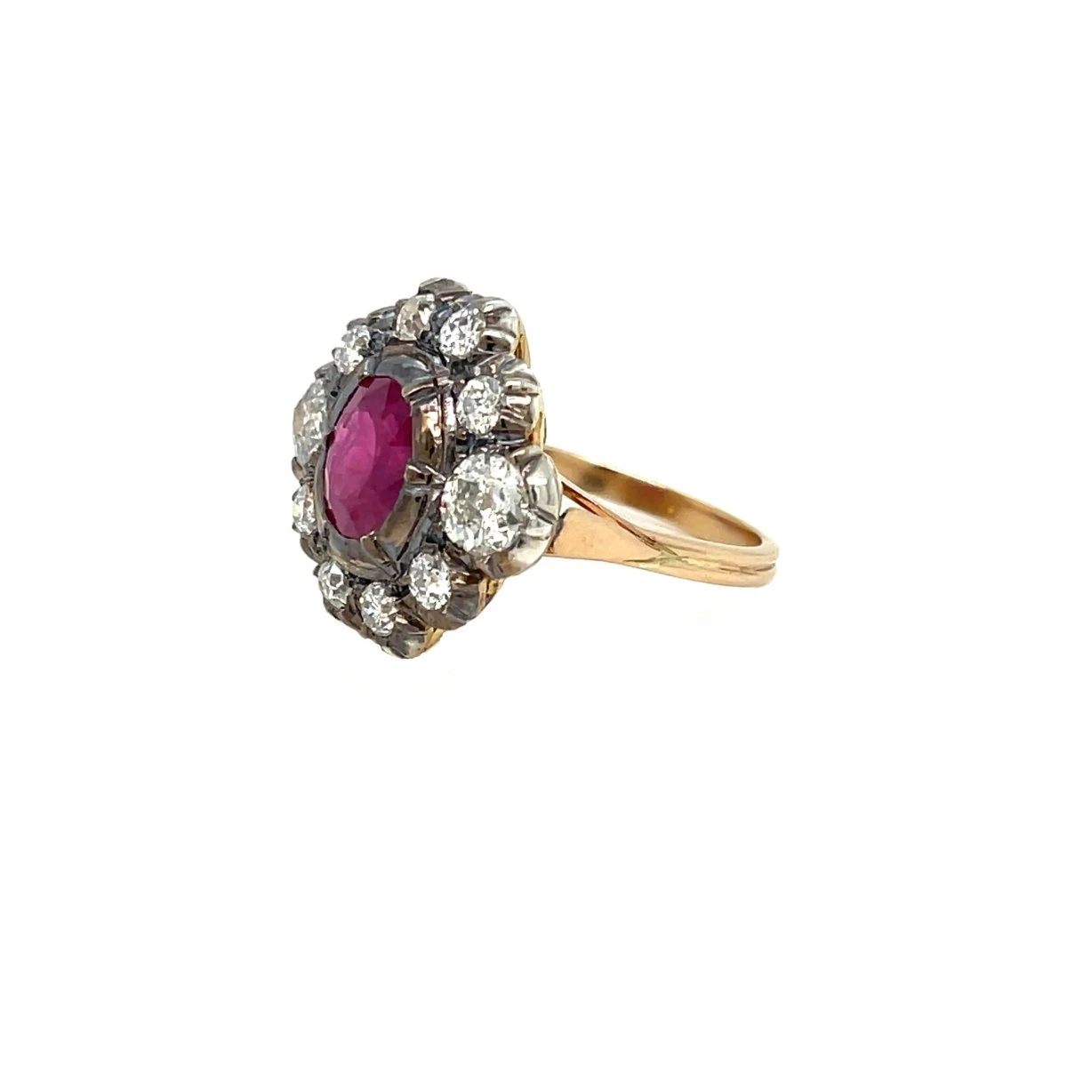 Late 19th Century 2.05 Carat Ruby Diamond Gold Cluster Ring 6 Late 19th Century 2.05 Carat Ruby Diamond Gold Cluster Ring â Image 6