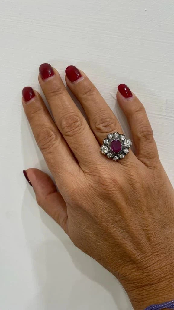 Late 19th Century 2.05 Carat Ruby Diamond Gold Cluster Ring 8 Late 19th Century 2.05 Carat Ruby Diamond Gold Cluster Ring â Image 8