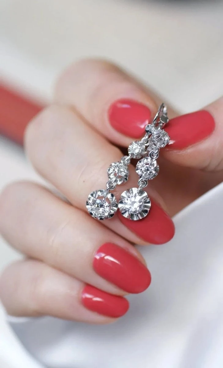 Longues Dormeuses Diamants Sur Or Blanc 1 Longues Dormeuses Diamants Sur Or Blanc