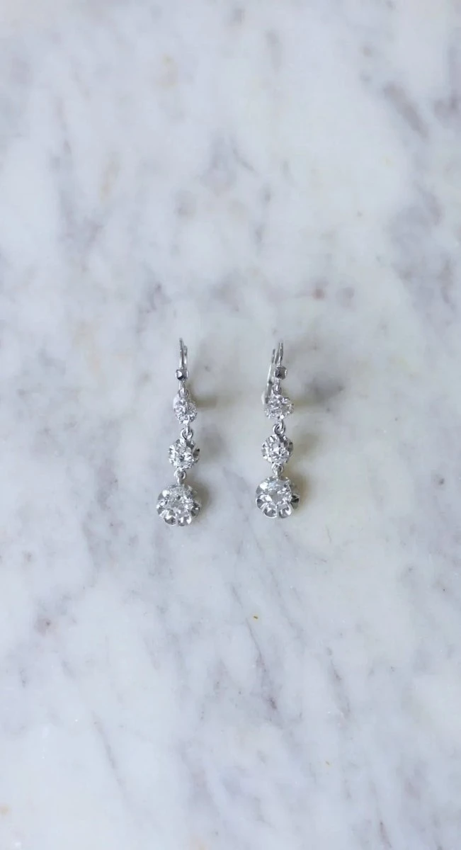 Longues Dormeuses Diamants Sur Or Blanc 4 Longues Dormeuses Diamants Sur Or Blanc – Image 4