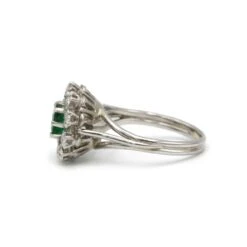 Bague Marguerite En Or Blanc, émeraude Et Diamants -Castafiore Boutique marguerite or diamants et emeraude 740224