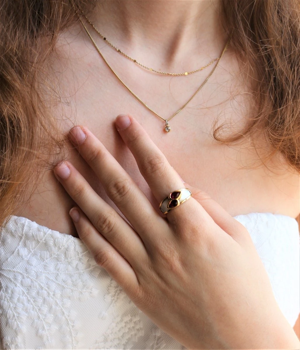 Bague MAUBOUSSIN "Nadia", En Or Jaune, Rubis Et Nacre 9 Bague MAUBOUSSIN "Nadia", En Or Jaune, Rubis Et Nacre – Image 9