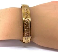 Bracelet Jonc En Or 18 Carats Ouvrant, Ciselé D’arabesques Et De Volutes -Castafiore Boutique mc 04x37cosA