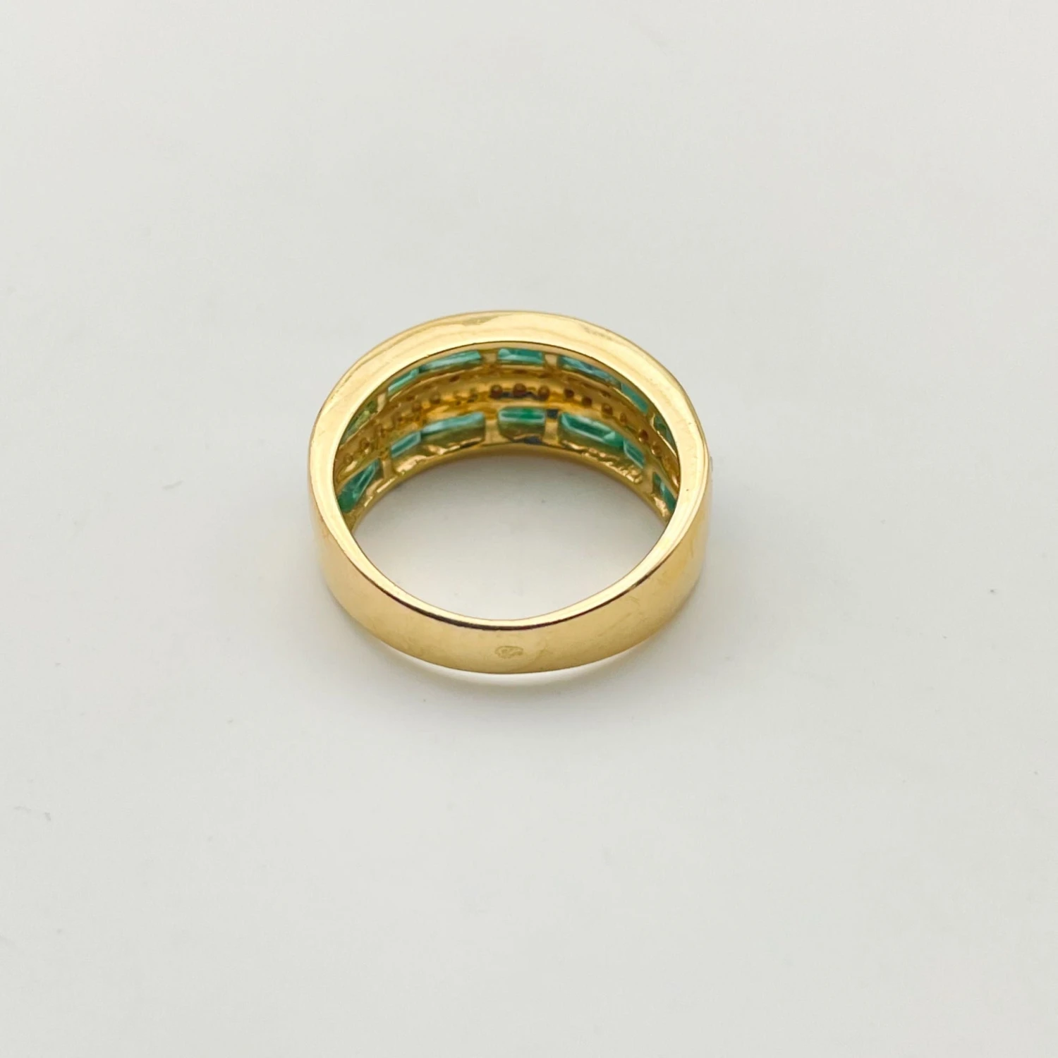 Bague Bandeau Emeraudes Et Diamants Vintage 4 Bague Bandeau Emeraudes Et Diamants Vintage – Image 4