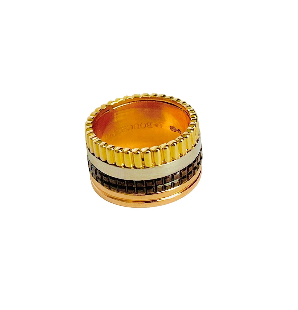 Bague BOUCHERON Quatre Classic Grand Modèle En Or Jaune, Or Rose, Or Blanc Et PVD Marron (taille 54) 2 Bague BOUCHERON Quatre Classic Grand Modèle En Or Jaune, Or Rose, Or Blanc Et PVD Marron (taille 54) – Image 2