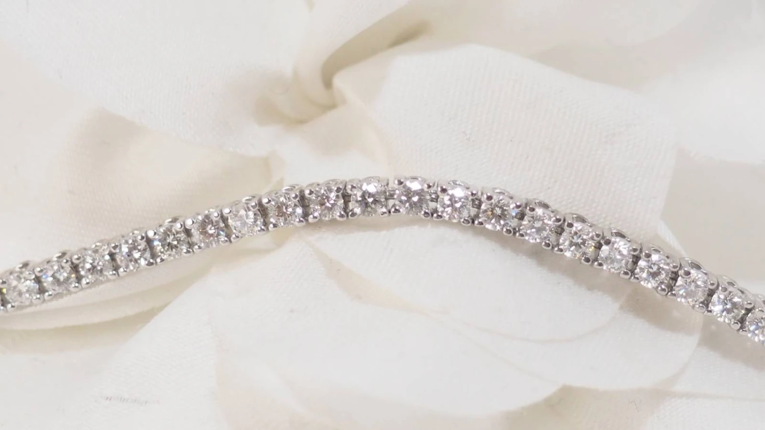 Bracelet Rivière En Or Blanc Et Diamants 3,20cts 1 Bracelet Rivière En Or Blanc Et Diamants 3,20cts