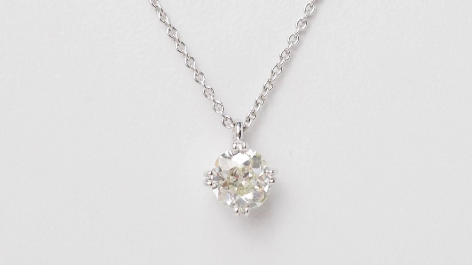 Collier Solitaire En Or Blanc Et Diamant 1,40ct 4 Collier Solitaire En Or Blanc Et Diamant 1,40ct – Image 4
