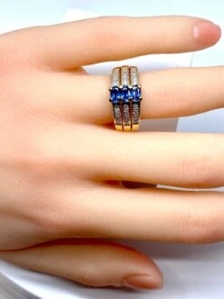 Bague Jonc En Or 18 Carats Avec 3 Saphirs Et Diamants -Castafiore Boutique mc akYz0T9hm f2852758 0b08 44ac bef4 2230cc5df1ed