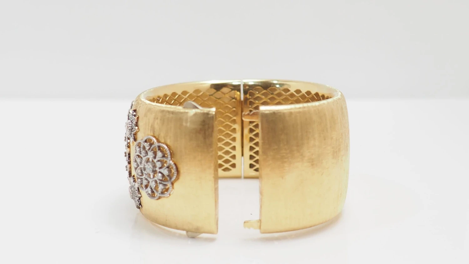 Bracelet Manchette Or Bicolore Et Diamants 5 Bracelet Manchette Or Bicolore Et Diamants – Image 5