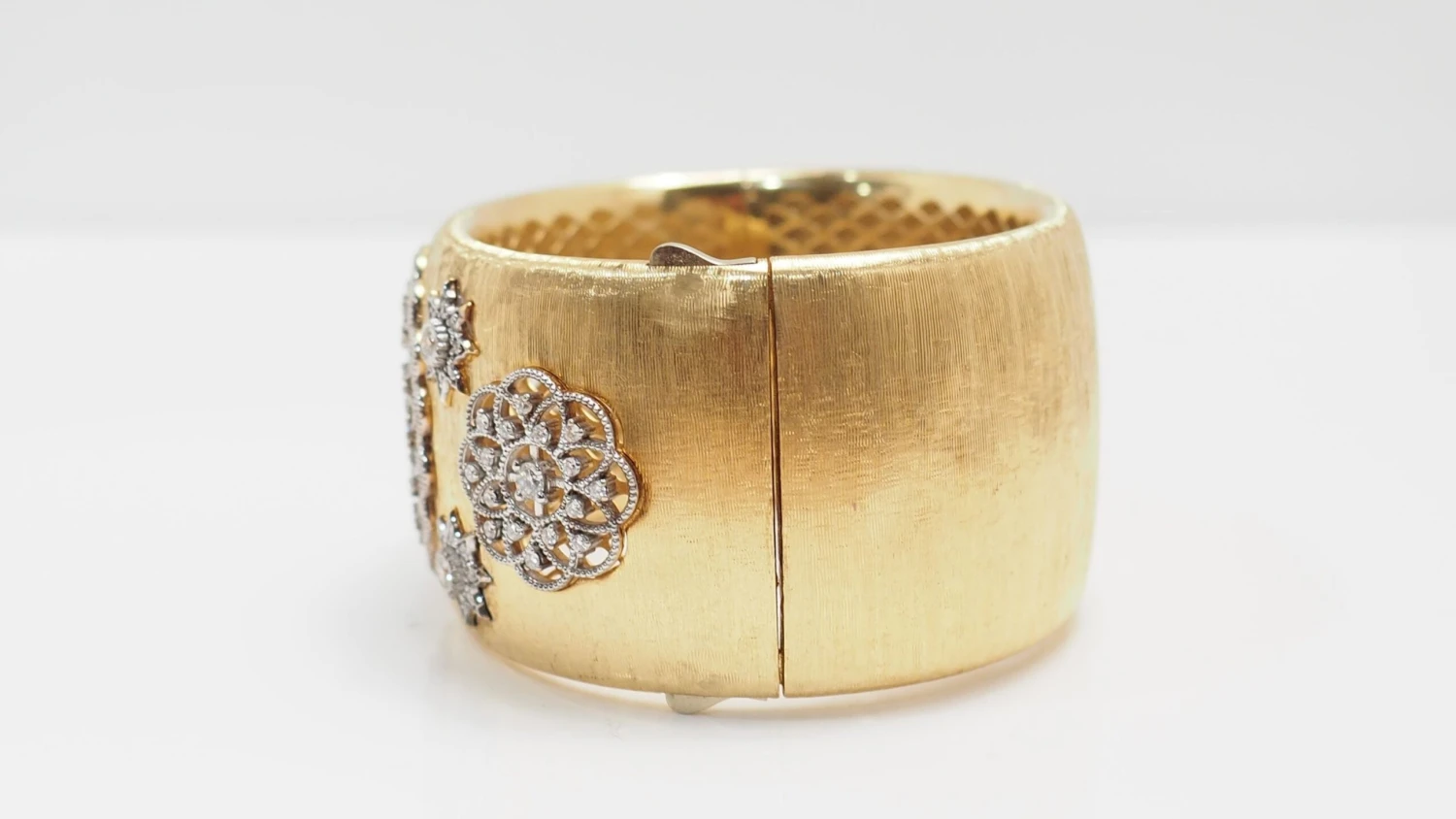 Bracelet Manchette Or Bicolore Et Diamants 7 Bracelet Manchette Or Bicolore Et Diamants – Image 7