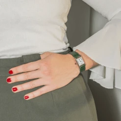 Montre CARTIER, "Tank" En Or Jaune -Castafiore Boutique montre cartier tank en or jaune 973438