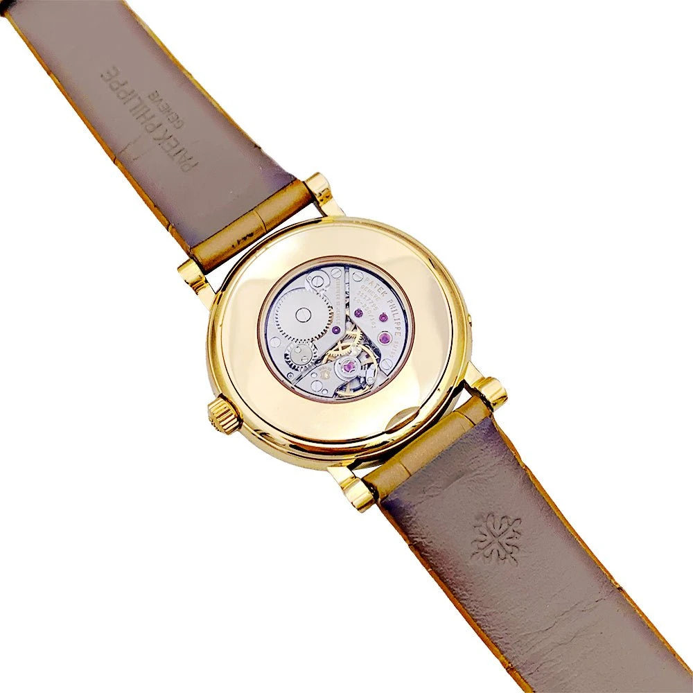 Miller Montre PATEK PHILIPPE "Calatrava Moon Phase" Or Jaune, Nacre, Diamants, Cuir. 4 Miller Montre PATEK PHILIPPE "Calatrava Moon Phase" Or Jaune, Nacre, Diamants, Cuir. – Image 4