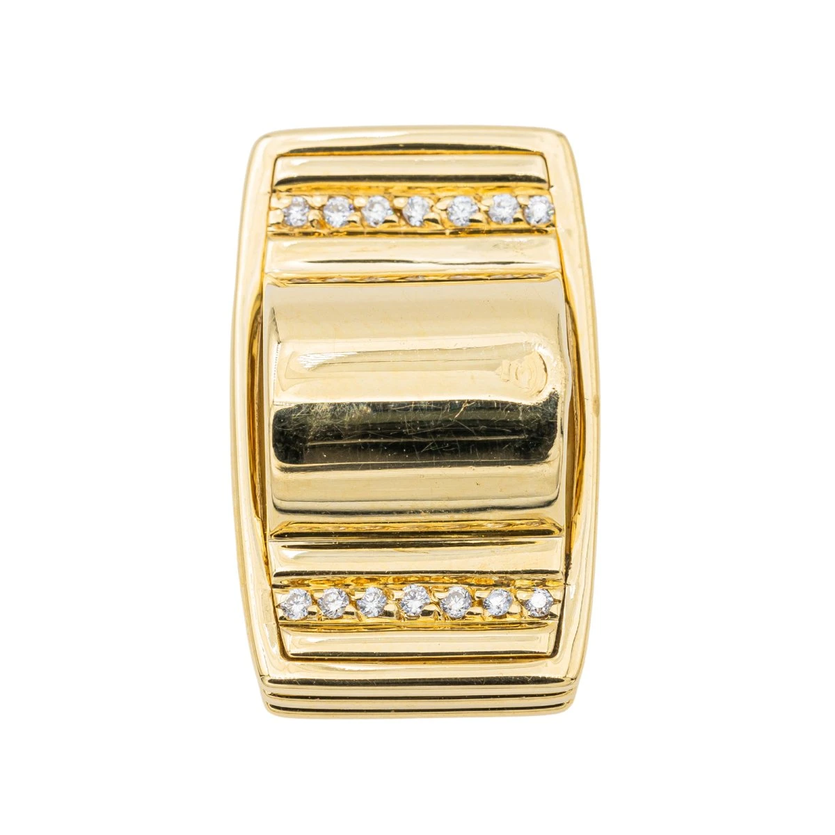 Pendentif POIRAY "Godron" En Or Jaune Et Diamants 1 Pendentif POIRAY "Godron" En Or Jaune Et Diamants